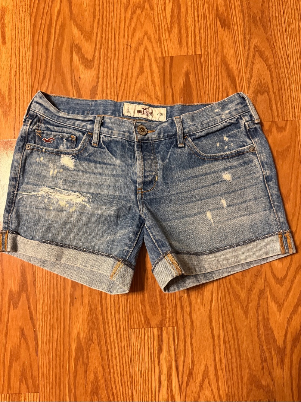 Hollister distressed cuffed denim shorts in a size 3